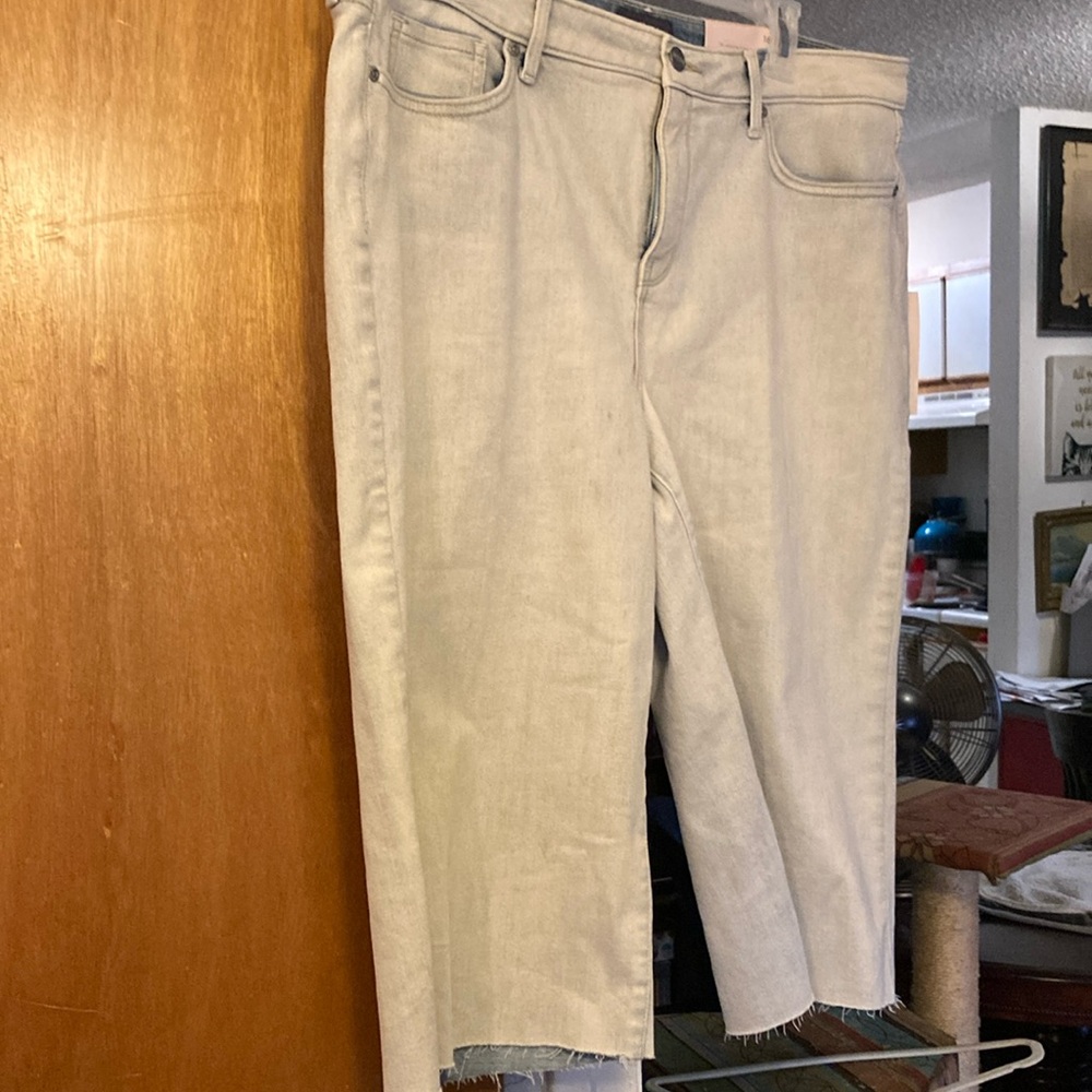 NYDJ Light Jean Cut off  JEANS 16 NWT